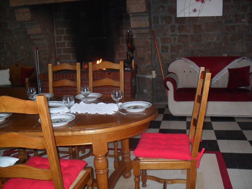 Gite De Peche Saint-Ellier-du-Maine Habitación foto