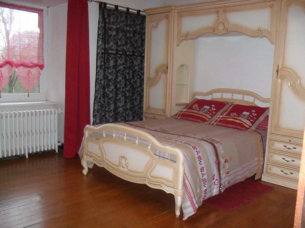 Gite De Peche Saint-Ellier-du-Maine Habitación foto